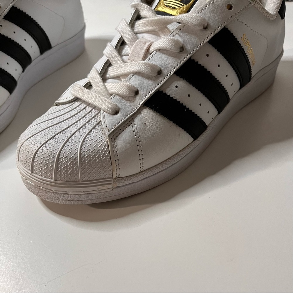 Adidas black and white superstar size 7.5 - Picture 10 of 16